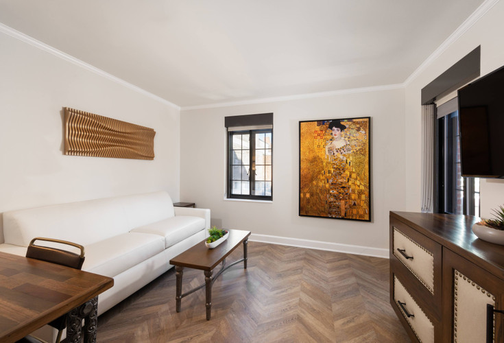 Luxe One-Bedroom Queen Balcony Suite